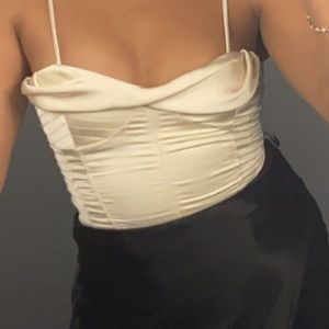 Beautiful bodysuit. Only wore it for my birthday